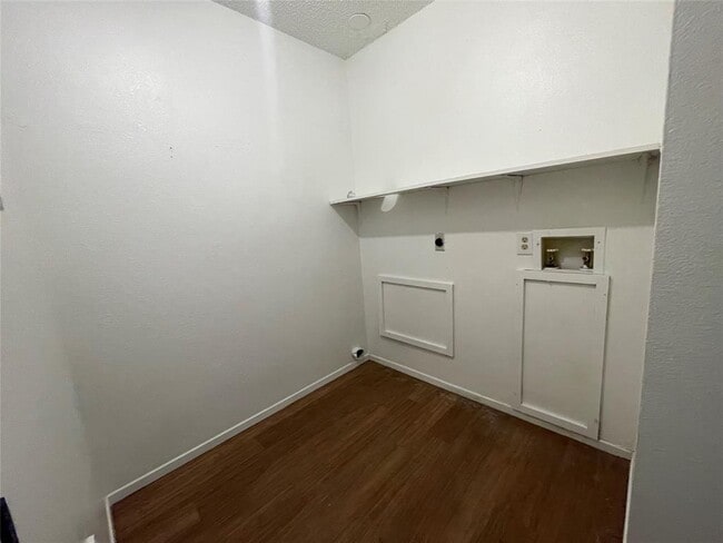 Photo - 1925 Castle Gate Cir