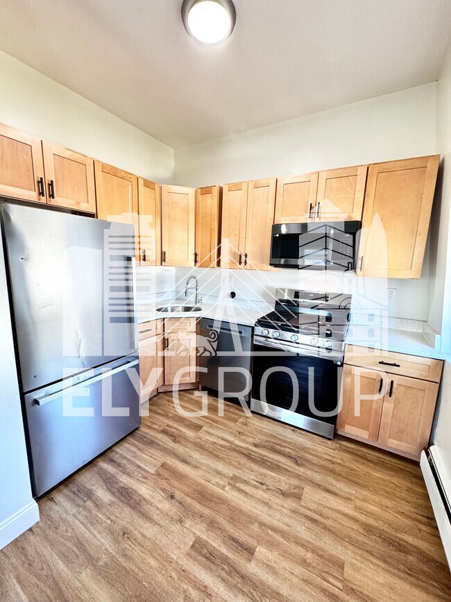 Building Photo - 16 Flint St Unit 3