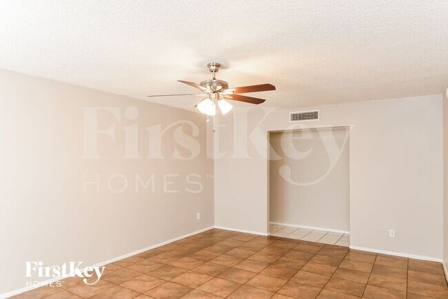 Photo - 940 E Loma Vista Dr