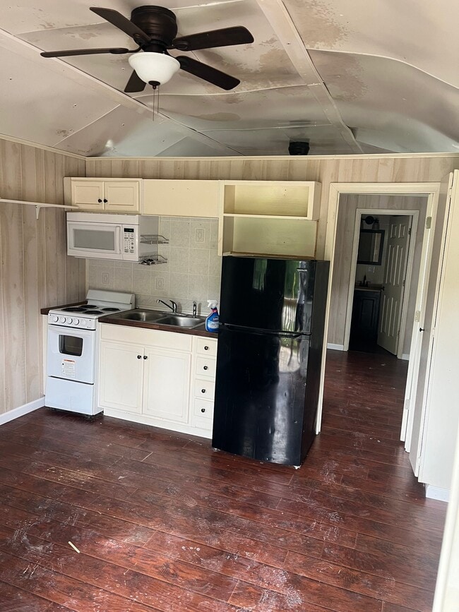 Photo - 2138 Richardson Rd