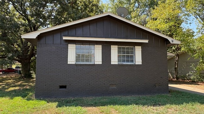27 Meldia Dr