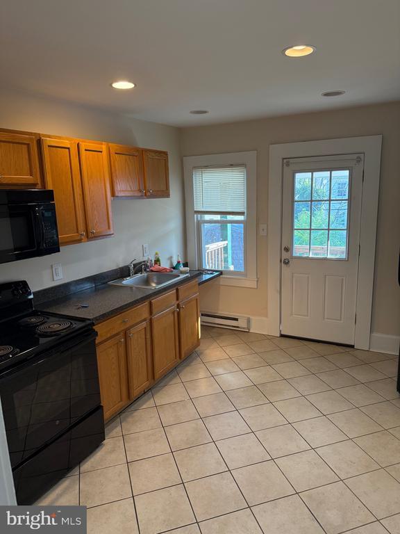 Building Photo - 276 McKinley St Rental