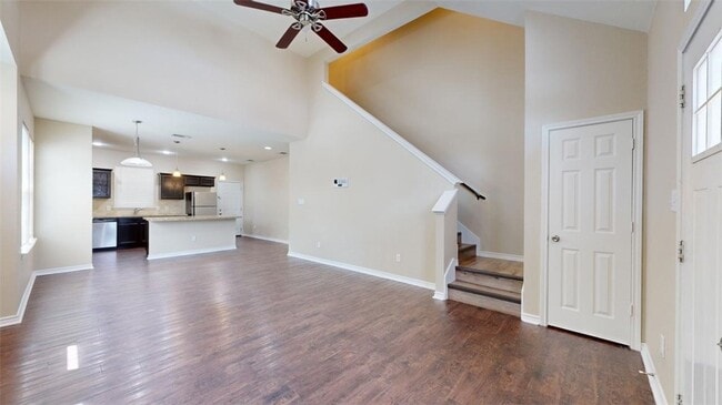 Photo - 205 Sterling St