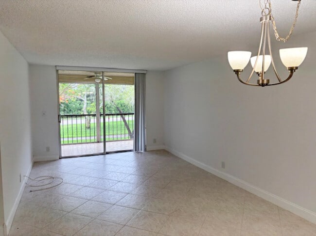 Photo - 6935 Huntington Ln Unit 205