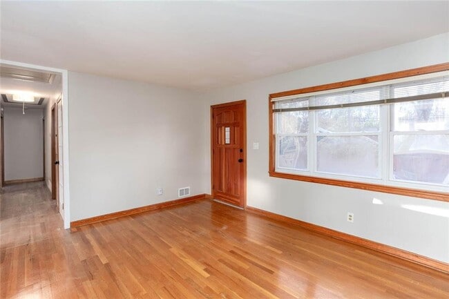 Photo - 2663 Hicks Rd