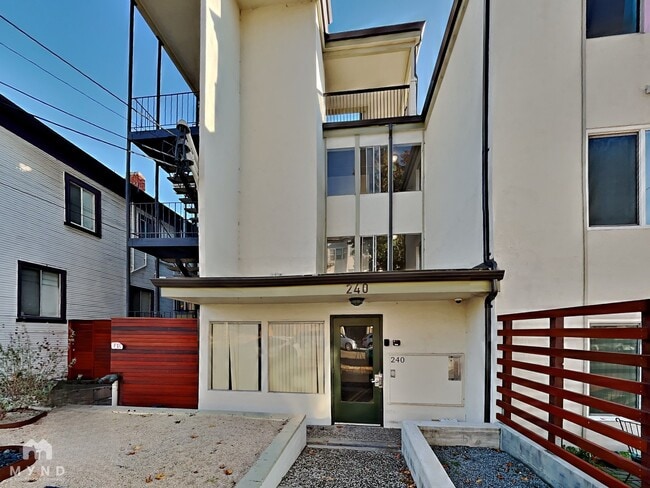 Building Photo - 240 Athol Ave