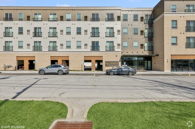 Building Photo - 4800 157th St Rental
