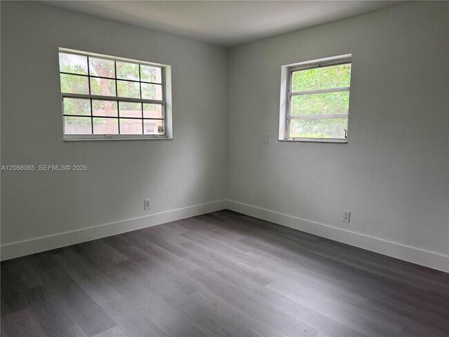 Photo - 650 SW 55th Ave