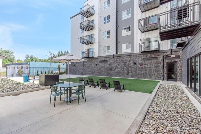 Photo - Pointe by Vintage