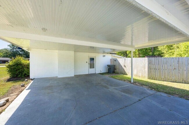 Photo - 209 Briarhill Rd
