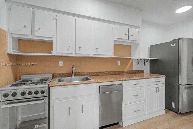 60 NW 79th St Unit 27