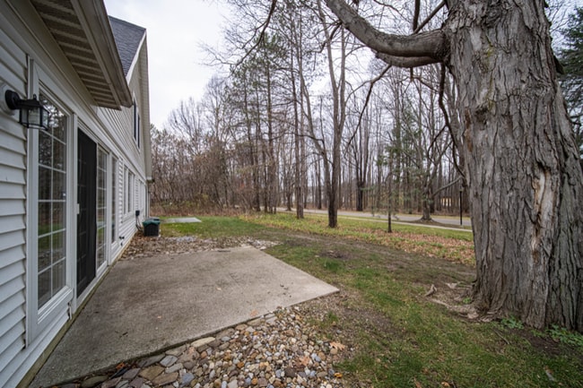 Photo - 6683 Courtyard Dr Unit 4