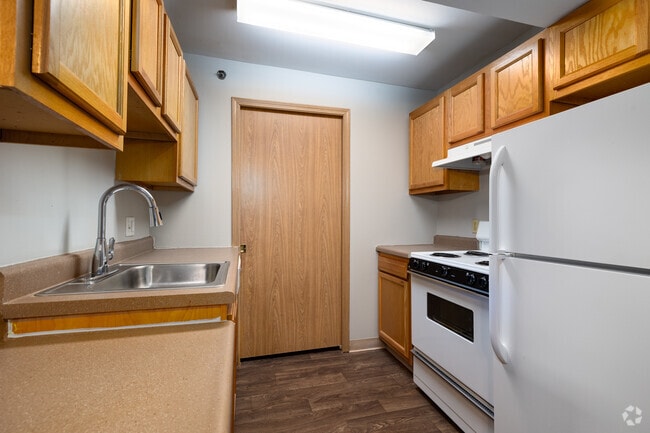2BR, 1BA - 822SF