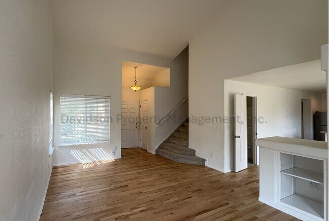 Photo - 7629 Autumn Knoll Dr
