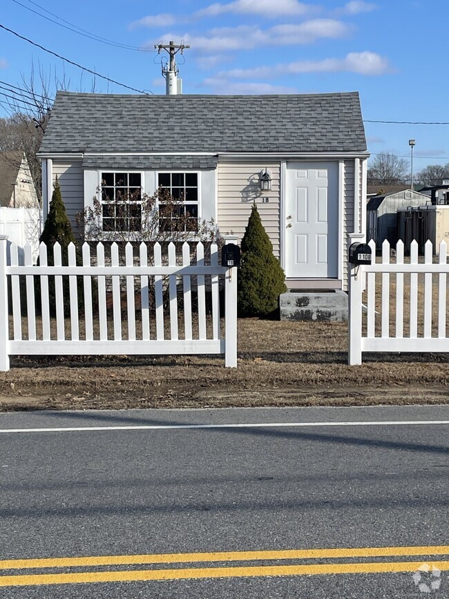 Building Photo - 18 Grove Beach Rd N Rental