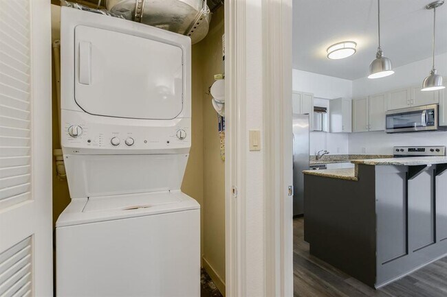 Photo - 711 W 26th St Unit 702