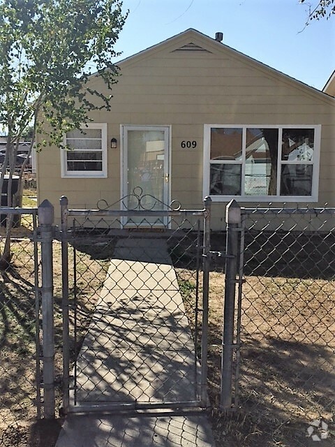 Building Photo - 609 Morgan Ave Rental
