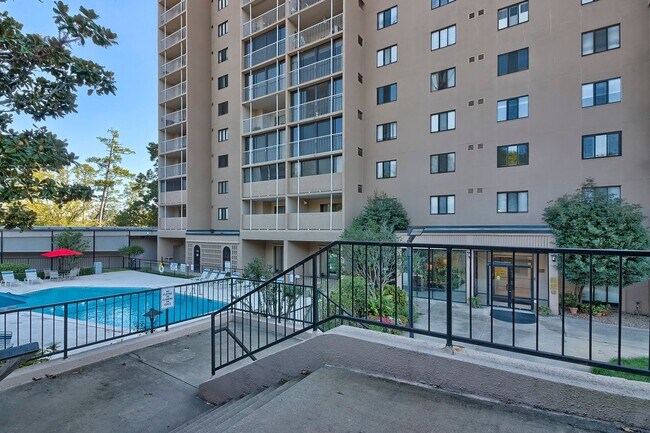 Building Photo - Modern Luxury Condo in Middleborough – Rec...