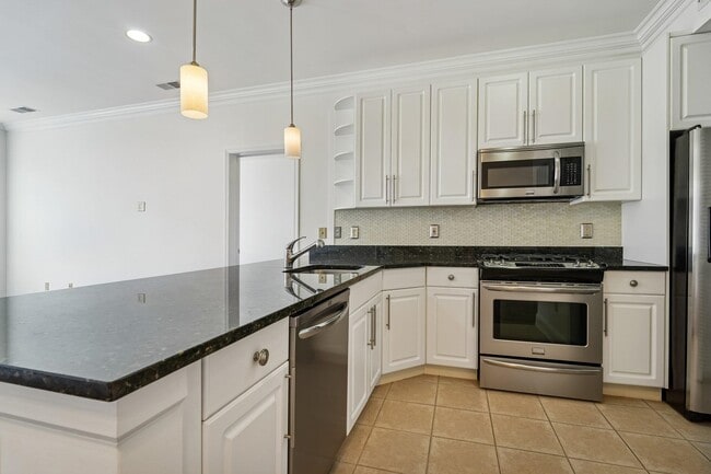 Photo - 915 Madison St Unit 5B