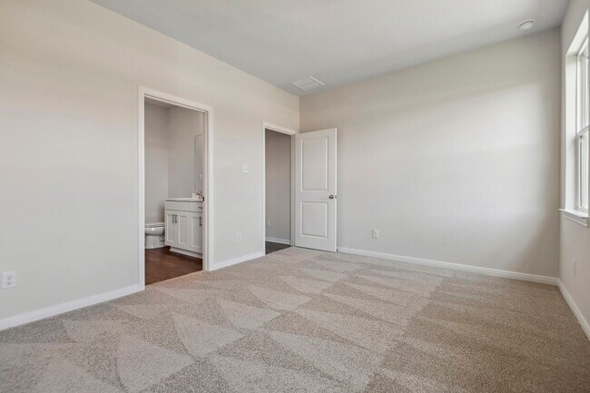 Photo - 15858 Berry Hl Dr