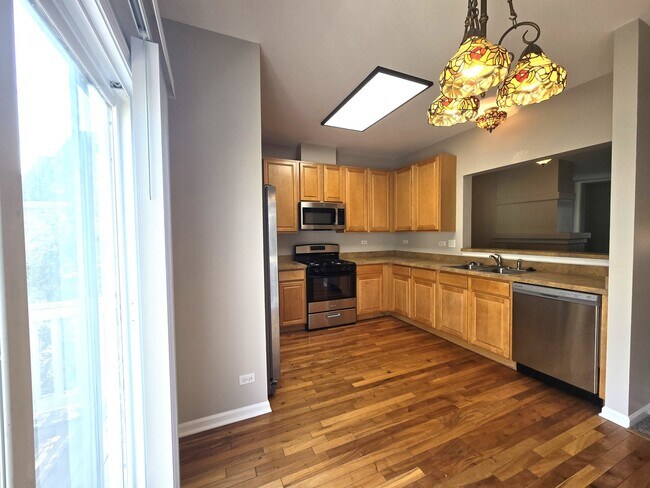 Photo - 652 S Rosehall Ln