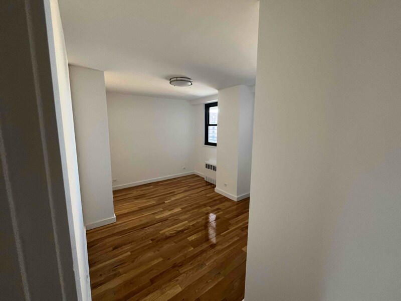 Photo - 62-60-62-99 99th St