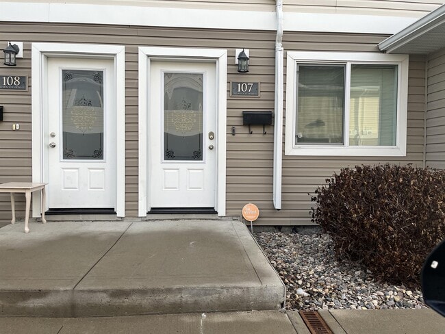 Building Photo - 1210 Empress St