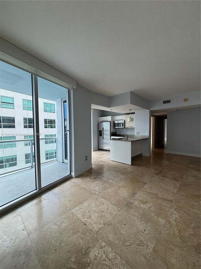 Photo - 185 SW 7th St Unidad 2612