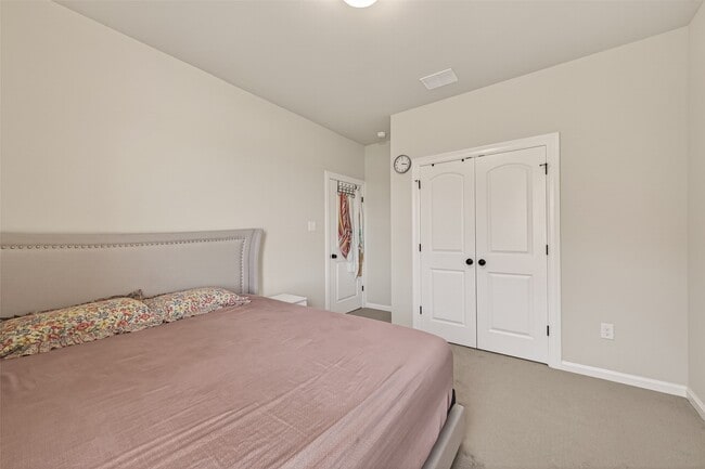 Building Photo - 1010 Gentle Nook Dr