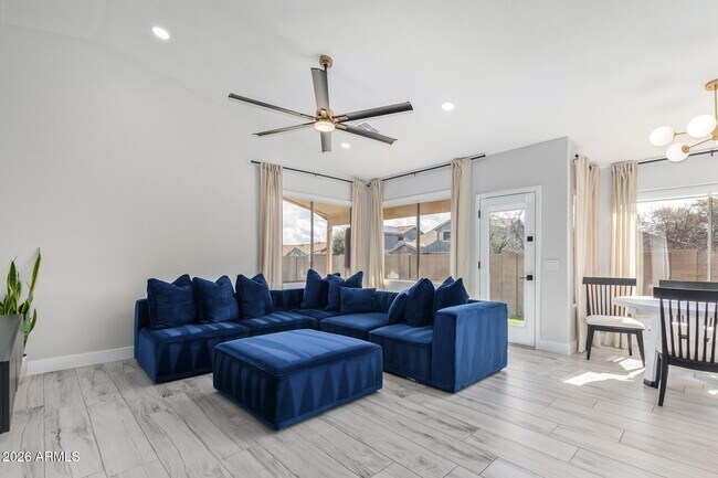 Photo - 16019 W Linden St