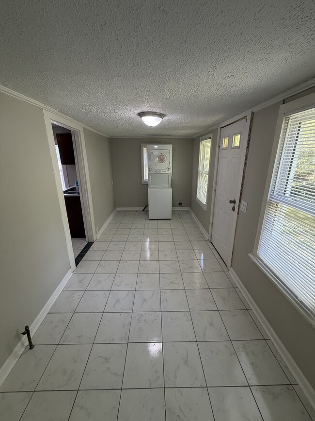 Photo - 209 Birch St
