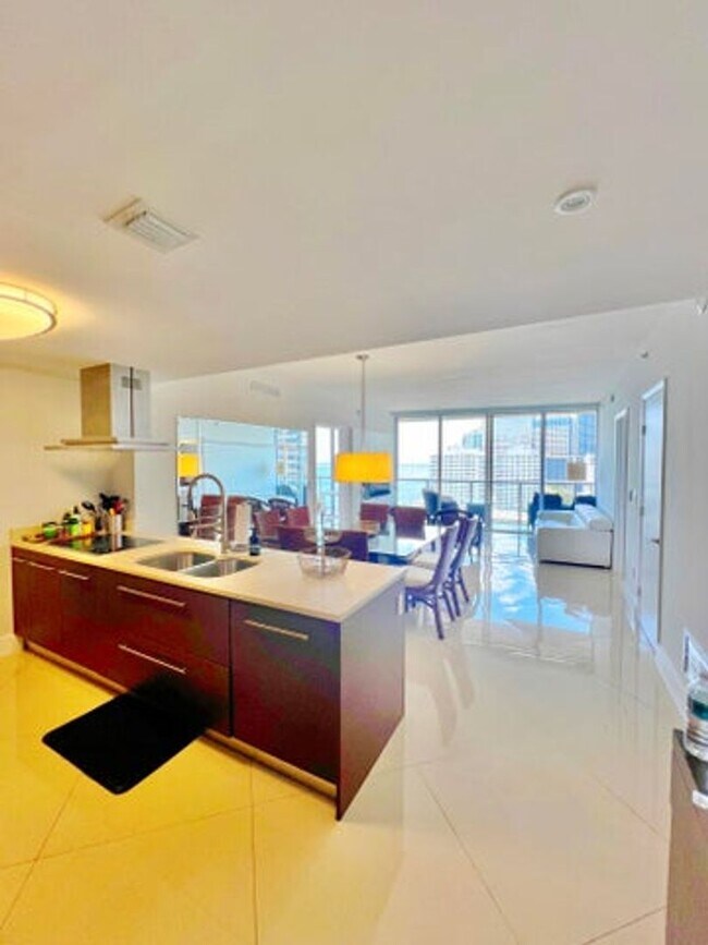 Photo - 495 Brickell Ave