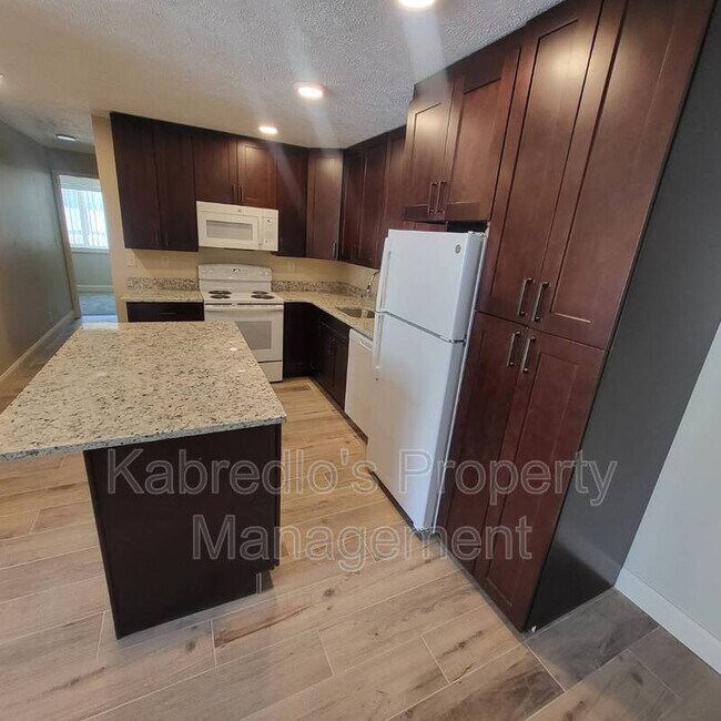 Photo - 4401 S 27th St Unidad B14