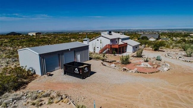Photo - Home With All The Right Views!