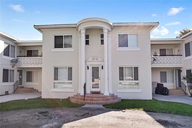 Photo - 1557 S Le Jeune Rd Apartamento Unidad 2