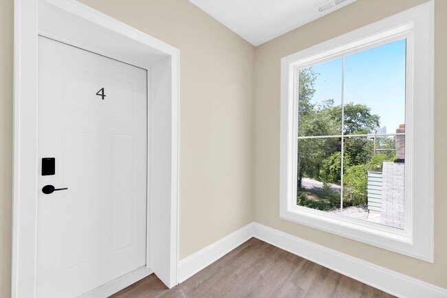 Photo - 2322 Scranton Rd Unidad #4