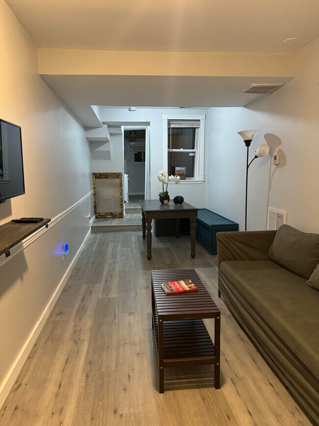 living/dining room - 323 S Castle St Townhome