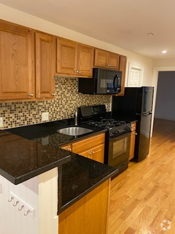 Building Photo - 61 Joy St Rental