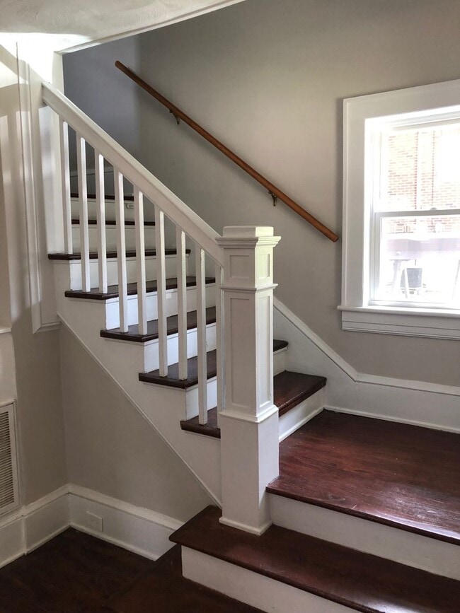 Photo - 837 30th St NW