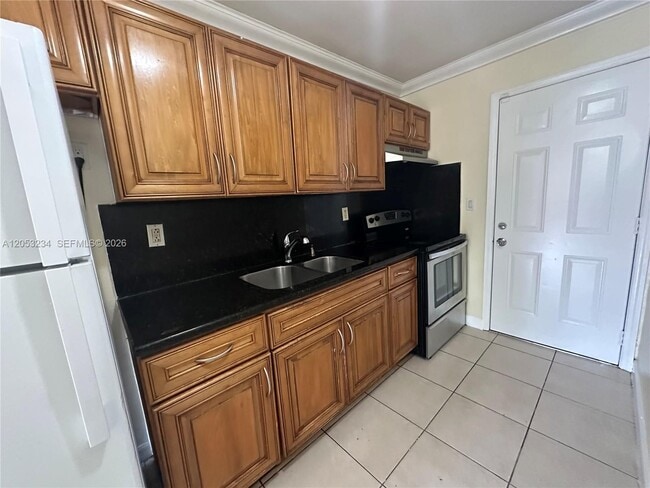 280 NW 39th St Unit *