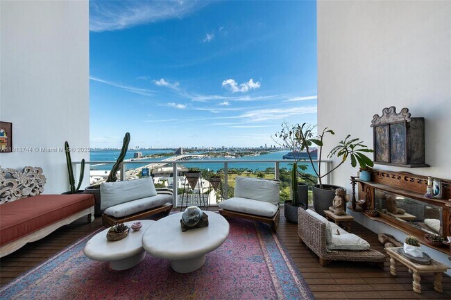 Building Photo - 1040 Biscayne Blvd Unit 2203