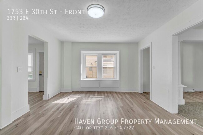 1753 E 30th St Unidad Front