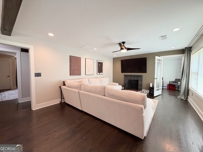 Photo - 1311 Douglas St SW