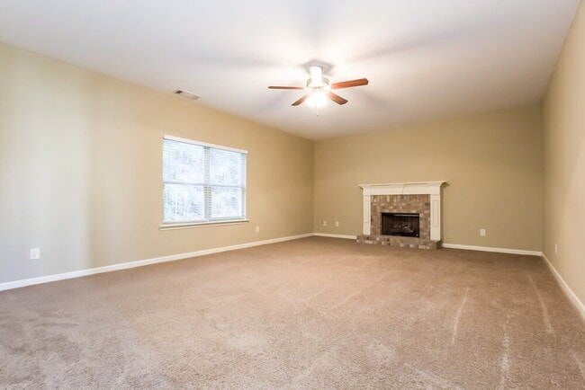 Photo - 335 Holbrook Dr