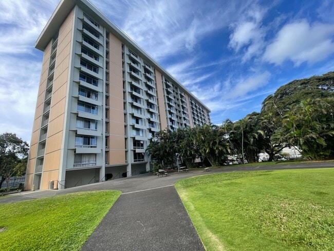 Building Photo - Queen Emma Towers Unit 235