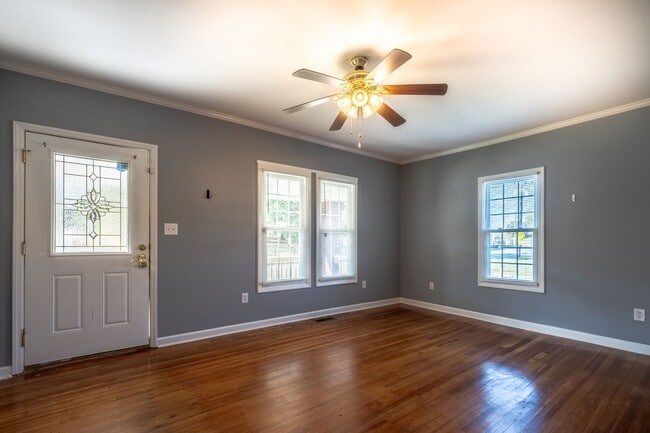 Photo - Cute home in Burlington with a fenced in b...
