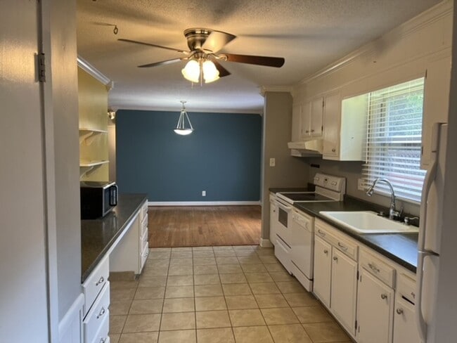 Photo - Knoxville 37921 - 3 bedroom 1.5 bath home - call Adam Sharp 865-254-0980