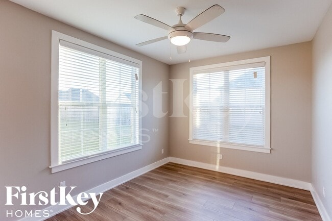 Photo - 6355 Nesting Dove