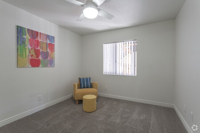 2BR, 2BA - C2 Remodel - 840 SF