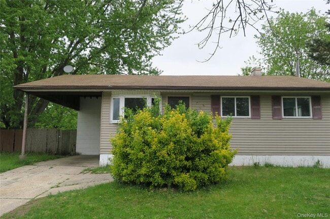 Building Photo - 1703 Manatuck Blvd